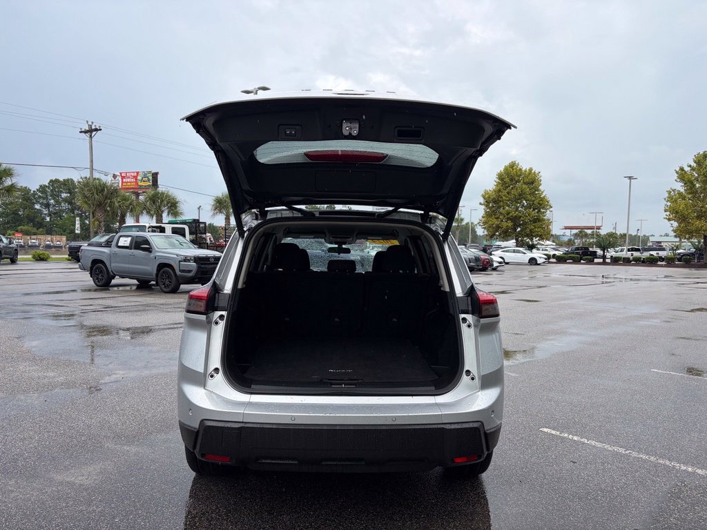 Certified 2024 Nissan Rogue SV FWD image 5