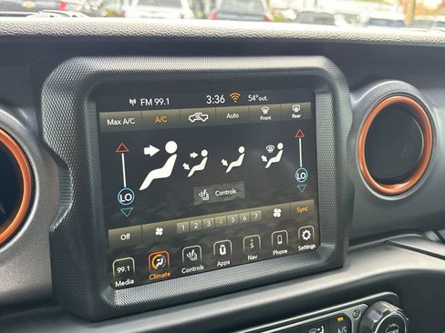 Certified 2022 Jeep Gladiator Mojave w/ LED Lighting Group AWD/4WD image 17