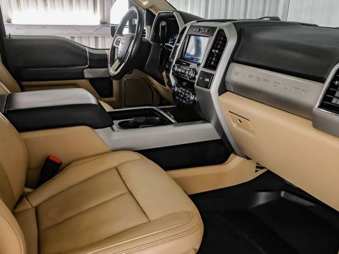 Used 2021 Ford F250 Lariat w/ Lariat Ultimate Package AWD/4WD image 13