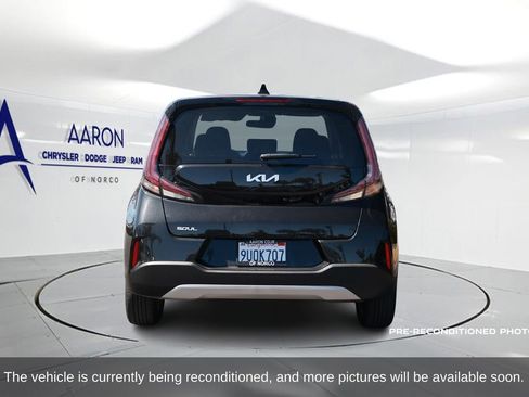 Used 2023 Kia Soul LX w/ LX Technology Package image 3