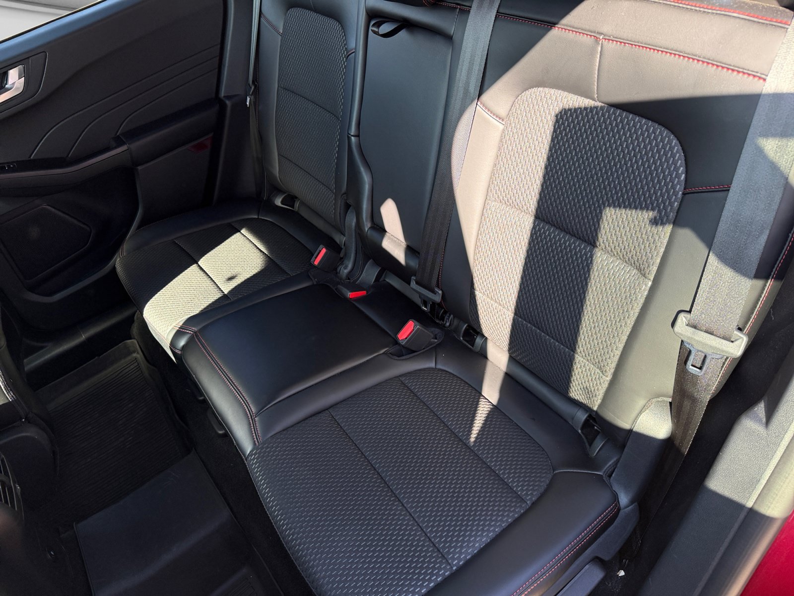 Used 2024 Ford Escape ST-Line w/ Tech Pack #1 AWD/4WD image 18