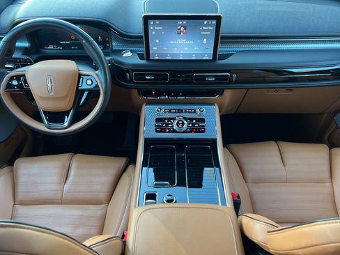 Certified 2023 Lincoln Aviator Black Label Grand Touring w/ Class IV Trailer Tow Package image 13