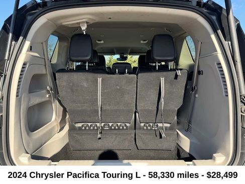 Used 2024 Chrysler Pacifica Touring-L image 31