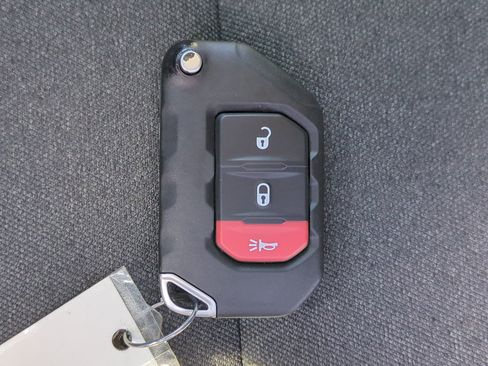 Used 2024 Jeep Wrangler Unlimited AWD/4WD image 34