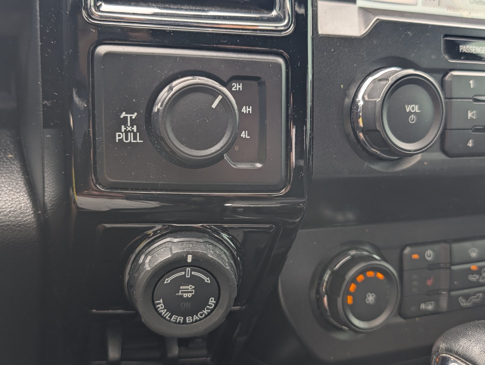 Used 2019 Ford F150 XLT w/ Equipment Group 302A Luxury AWD/4WD image 15