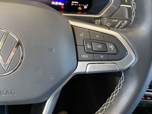 Used 2023 Volkswagen Tiguan SE FWD image 12