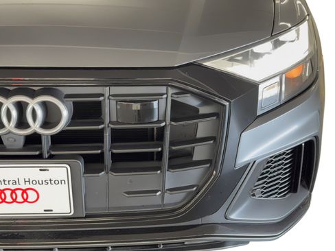 Used 2019 Audi Q8 Prestige w/ Adaptive Chassis Package image 11