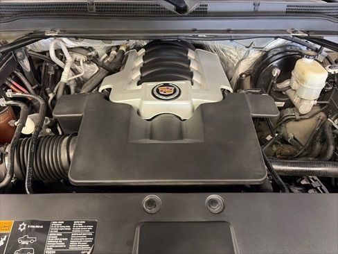 Used 2015 Cadillac Escalade Luxury image 42