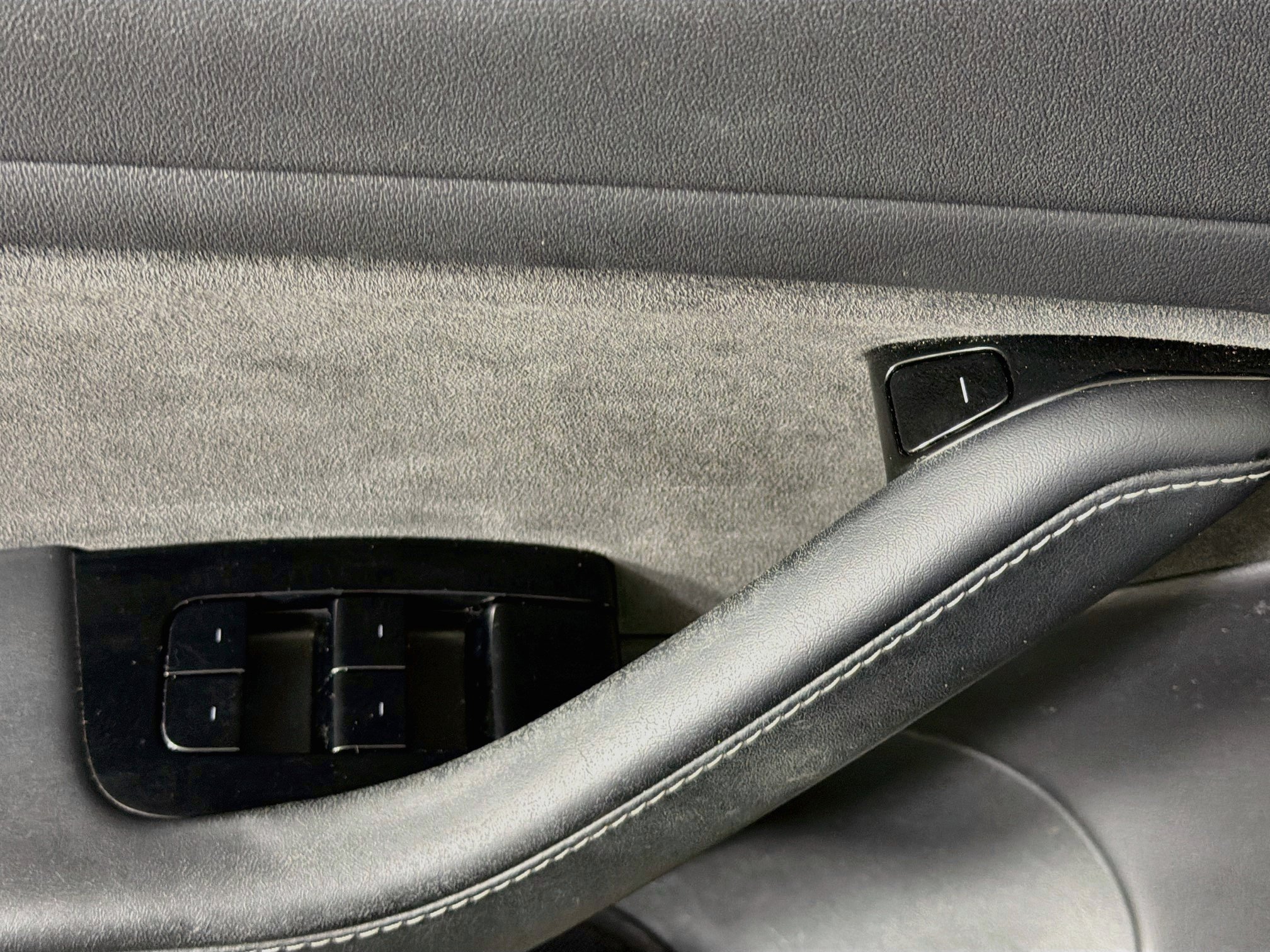 Used 2018 Tesla Model 3 Long Range RWD image 15