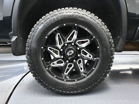 Used 2021 Chevrolet Silverado 2500 LTZ w/ LTZ Plus Package AWD/4WD image 17