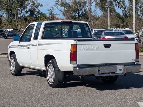 Used 1997 Nissan Pickup 2WD King Cab image 3