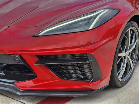 Used 2021 Chevrolet Corvette Stingray Preferred Cpe w/ Z51 Performance Package RWD image 16