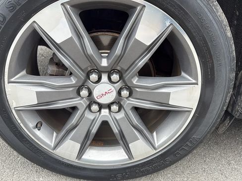 Used 2017 GMC Acadia SLT AWD/4WD image 13