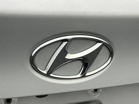 Used 2022 Hyundai Accent SEL w/ Cargo Package FWD image 9