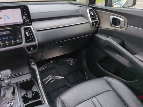 Used 2021 Kia Sorento EX w/ EX AWD X-Line Package image 17