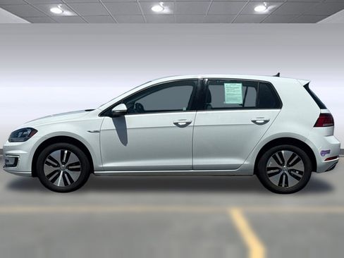 Used 2018 Volkswagen e-Golf SE FWD image 2
