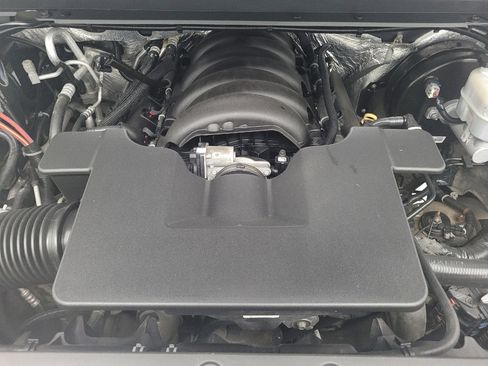 Used 2018 Chevrolet Suburban Premier image 30