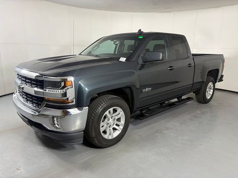 Used 2017 Chevrolet Silverado 1500 LT w/ Texas Edition RWD image 4