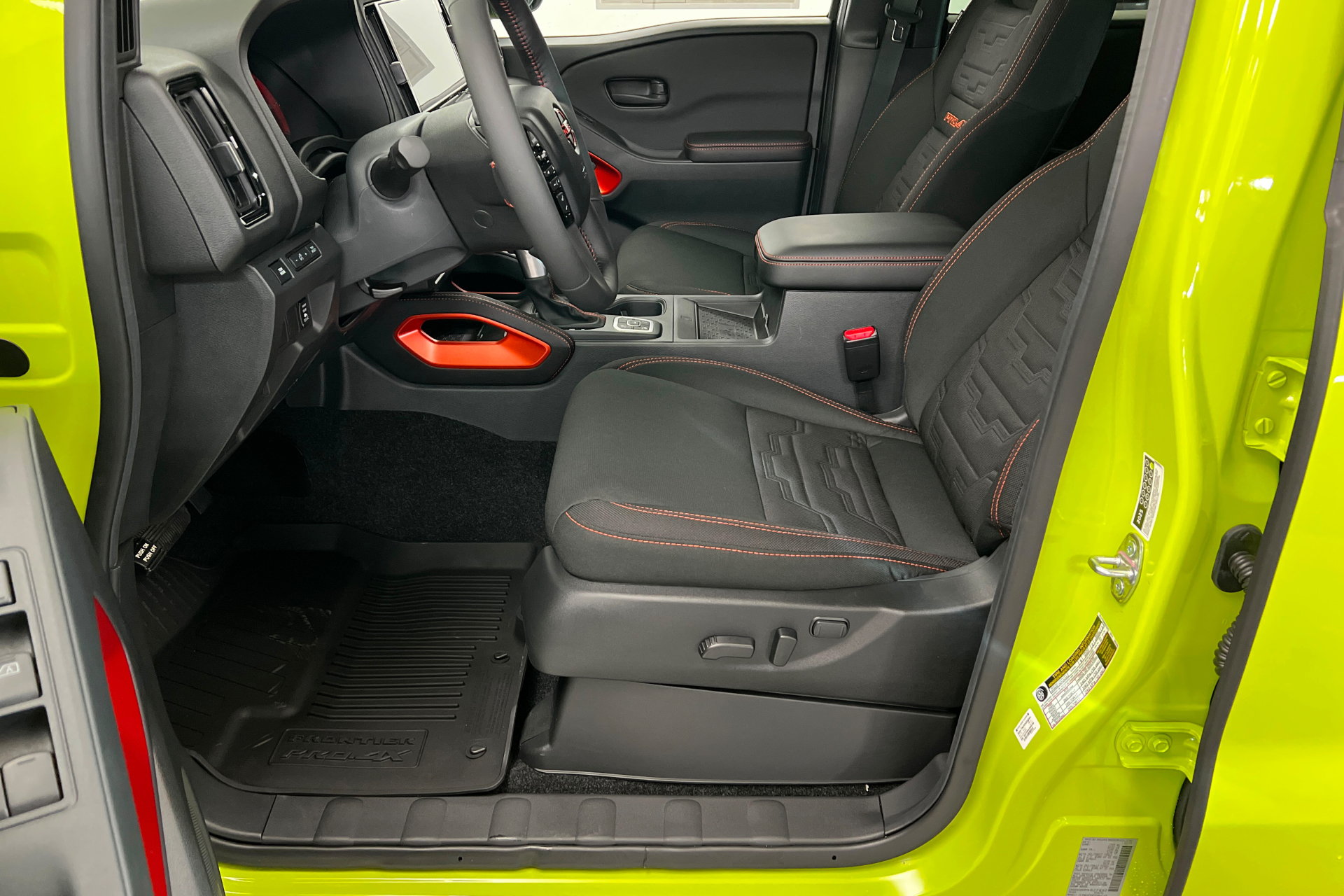 New 2026 Nissan Frontier PRO-4X w/ Pro-4x Convenience Package AWD/4WD image 17