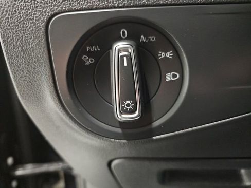 Used 2022 Volkswagen Tiguan SEL R-Line image 17