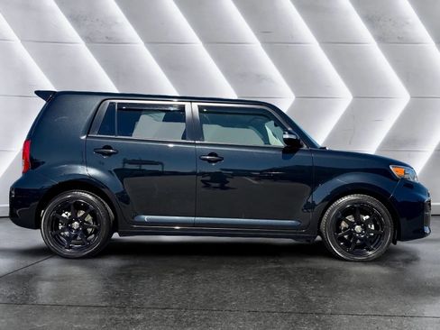 Used 2012 Scion xB FWD image 6
