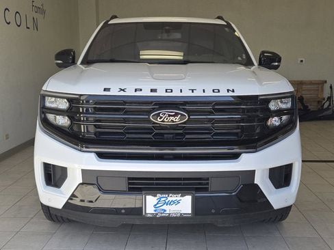 Used 2025 Ford Expedition Max Platinum w/ Stealth Appearance Package AWD/4WD image 2