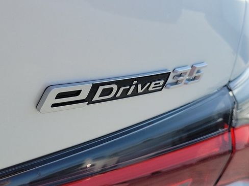 Used 2023 BMW i4 eDrive35 RWD image 8