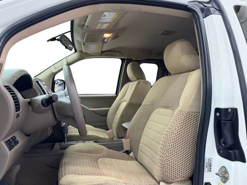 Used 2017 Nissan Frontier SV RWD image 10