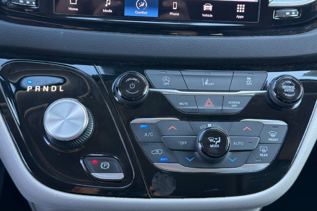 Used 2022 Chrysler Pacifica Touring-L FWD image 29