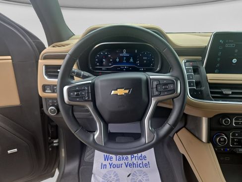 Used 2023 Chevrolet Tahoe Premier AWD/4WD image 16