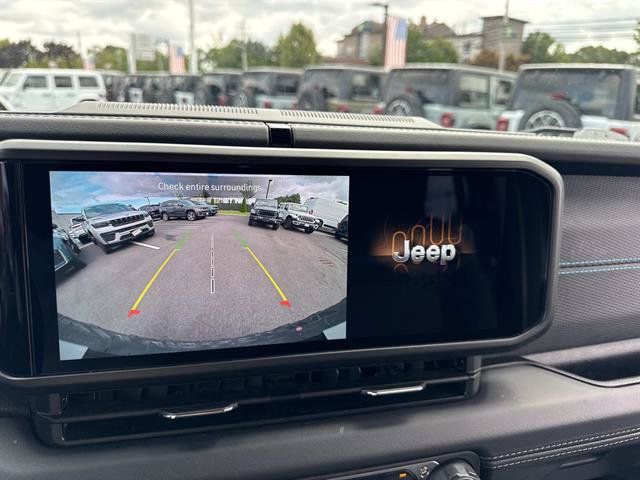 Used 2024 Jeep Wrangler Unlimited Rubicon 4xe AWD/4WD image 13