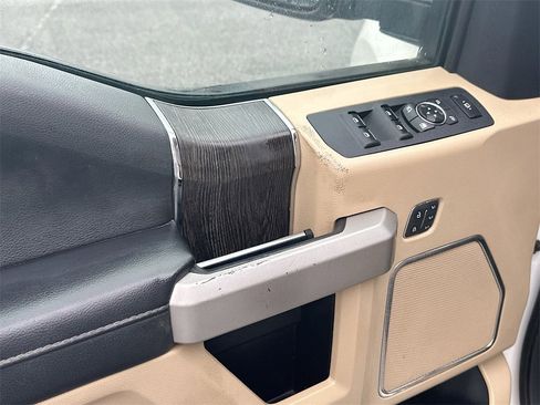 Used 2020 Ford F250 Lariat w/ Lariat Value Package image 21