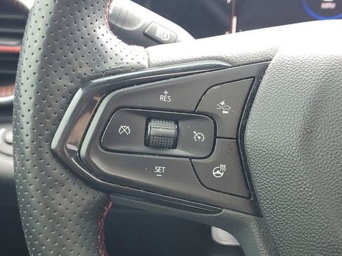 Used 2024 Chevrolet Trax RS w/ Sunroof Package FWD image 14