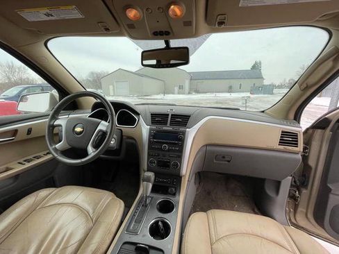 Used 2010 Chevrolet Traverse LT w/ Personal Connectivity Package image 27