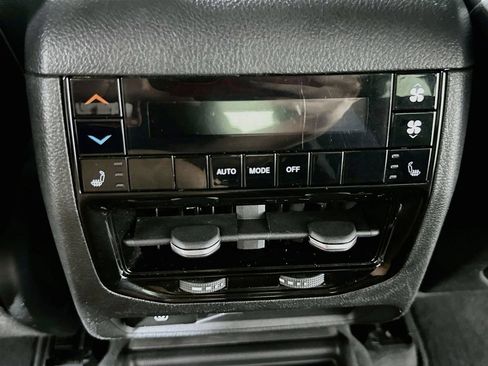 Used 2021 Jeep Grand Cherokee L Limited AWD/4WD image 33