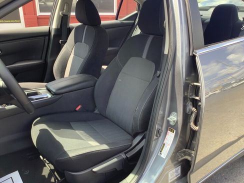 Used 2021 Nissan Sentra SV FWD image 10