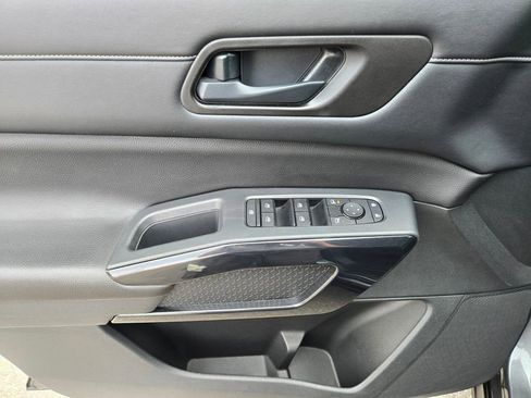Certified 2023 Nissan Pathfinder S FWD image 24