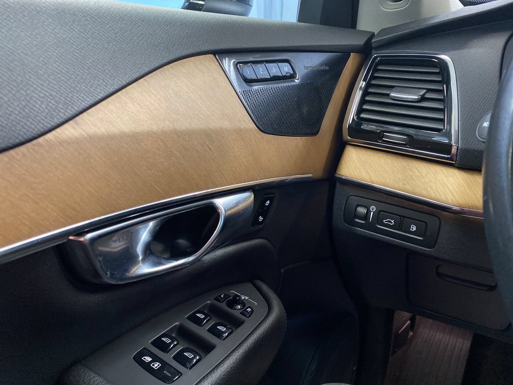 Used 2022 Volvo XC90 T8 Inscription Expression w/ Advanced Package AWD/4WD image 21