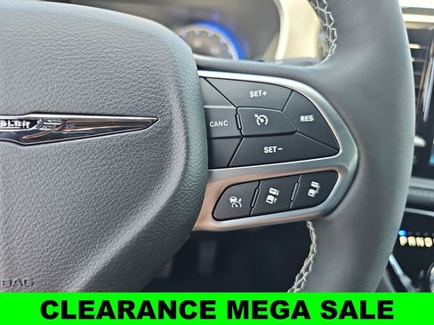 New 2025 Chrysler Pacifica Select image 19