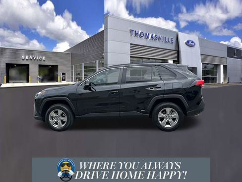 Used 2024 Toyota RAV4 LE AWD/4WD image 5