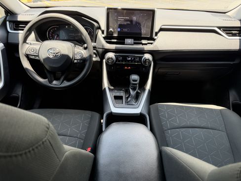 Used 2023 Toyota RAV4 XLE w/ Convenience Package FWD image 17