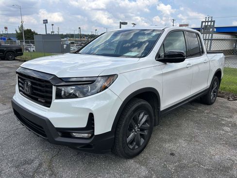 Used 2023 Honda Ridgeline Sport image 3