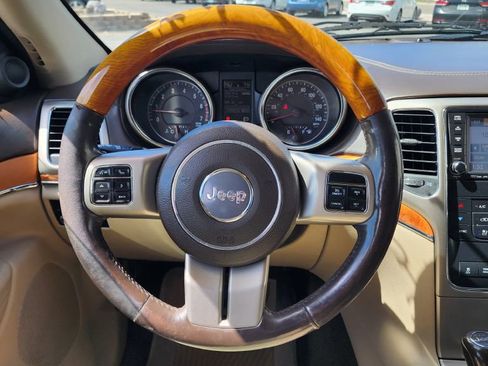 Used 2013 Jeep Grand Cherokee Overland w/ Mopar Chrome Edition Group AWD/4WD image 12