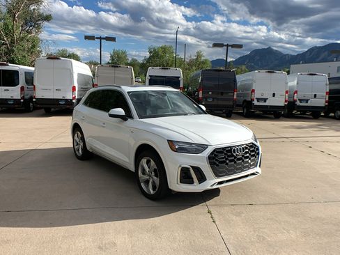 Used 2023 Audi Q5 2.0T Premium Plus w/ Premium Plus Package AWD/4WD image 7
