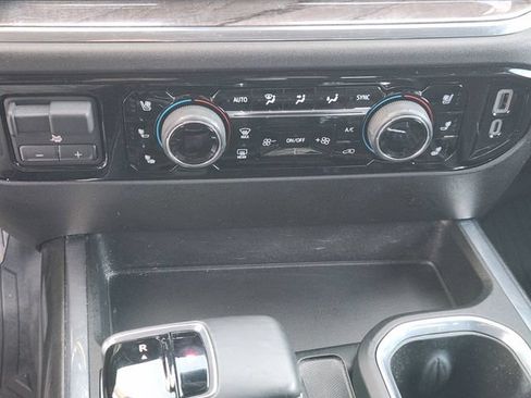 Used 2024 Chevrolet Silverado 1500 LTZ AWD/4WD image 17