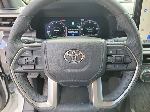 Used 2025 Toyota Tacoma TRD Off-Road image 19