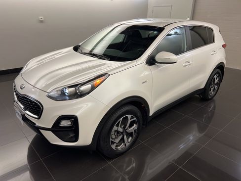 Used 2021 Kia Sportage LX image 3