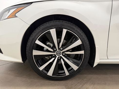 Used 2021 Nissan Altima 2.5 Platinum AWD/4WD image 27