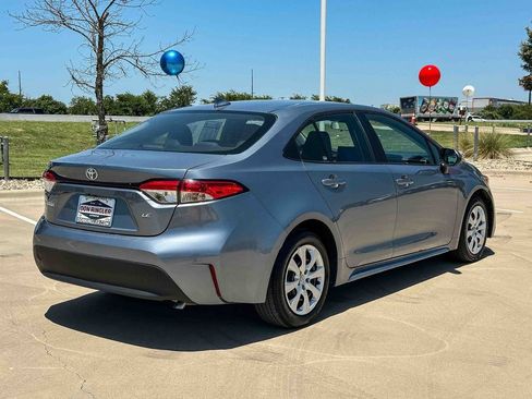 Used 2025 Toyota Corolla LE FWD image 3