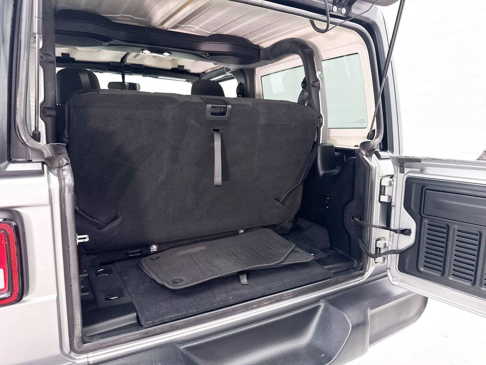 Used 2019 Jeep Wrangler Sport AWD/4WD image 29